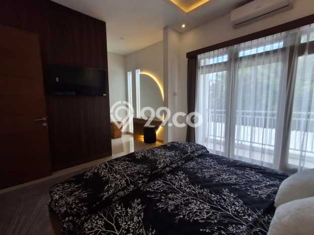 Rumah Mewah LB 160m2 Siap Huni Desain Elegan di Ciganjur, Jakarta Selatan Rumah Mewah LB 160m2 Siap Huni Desain Elegan di Ciganjur, Jakarta Selatan