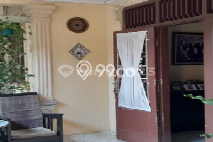 For Sale! Luxury House LT 302m2 Desain Modern di Pejaten For Sale! Luxury House LT 302m2 Desain Modern di Pejaten