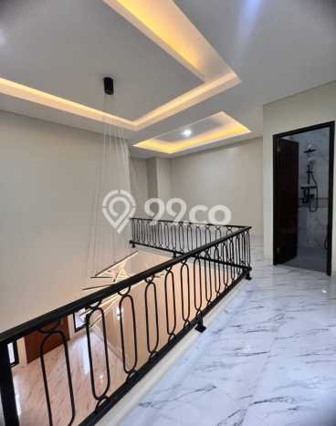 Jual Rumah Luas Megah Dengan View Eksklusif di Pondok Jagung, Tangerang Jual Rumah Luas Megah Dengan View Eksklusif di Pondok Jagung, Tangerang