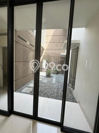 Dijual Rumah Mewah Megah Dengan View Eksklusif di Sektor 9-Bintaro, Tangerang Selatan Dijual Rumah Mewah Megah Dengan View Eksklusif di Sektor 9-Bintaro, Tangerang Selatan