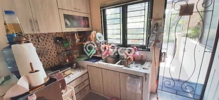 Hunian Elit LB 200m2 Siap Huni Desain Elegan di Bintaro, Tangerang Selatan Hunian Elit LB 200m2 Siap Huni Desain Elegan di Bintaro, Tangerang Selatan