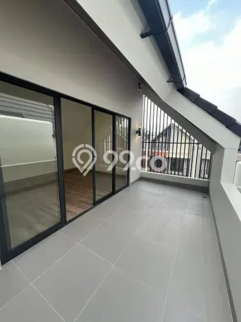 Jual Rumah Mewah Megah Dengan View Cantik di Gading Serpong, Tangerang Jual Rumah Mewah Megah Dengan View Cantik di Gading Serpong, Tangerang