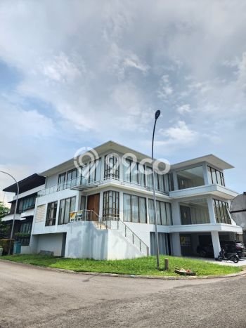 Siap Huni Rumah Mewah 4 Kamar di BSD Dekat ke Mana Pun Siap Huni Rumah Mewah 4 Kamar di BSD Dekat ke Mana Pun