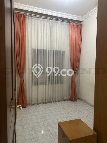 Disewakan! Rumah 4 Kamar Tidur &
3 Kamar Mandi di Sunter, Jakarta Utara Disewakan! Rumah 4 Kamar Tidur &
3 Kamar Mandi di Sunter, Jakarta Utara