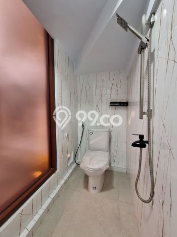 Rumah Elit LB 290m2 Siap Huni Desain Elegan di Pondok Kelapa, Jakarta Timur Rumah Elit LB 290m2 Siap Huni Desain Elegan di Pondok Kelapa, Jakarta Timur