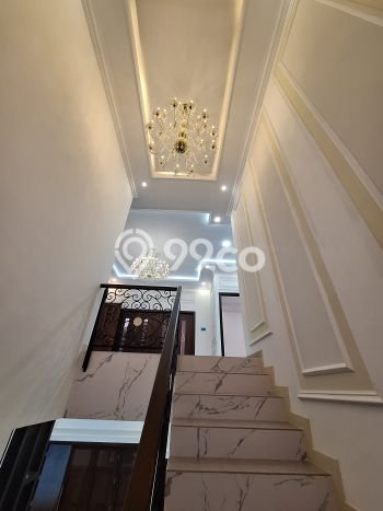 Rumah Elit LB 290m2 Siap Huni Desain Elegan di Pondok Kelapa, Jakarta Timur Rumah Elit LB 290m2 Siap Huni Desain Elegan di Pondok Kelapa, Jakarta Timur
