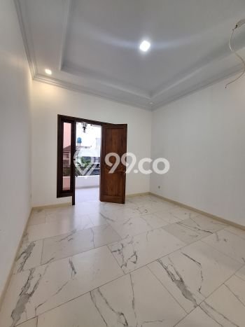 Rumah Elit LB 290m2 Siap Huni Desain Elegan di Pondok Kelapa, Jakarta Timur Rumah Elit LB 290m2 Siap Huni Desain Elegan di Pondok Kelapa, Jakarta Timur