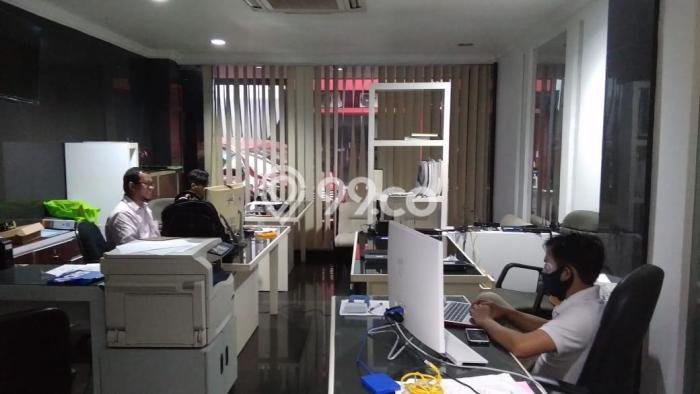 Area Ramai! Ruko Dijual di Senen untuk Bisnis Luas Bangunan 450m2 Area Ramai! Ruko Dijual di Senen untuk Bisnis Luas Bangunan 450m2