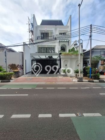 Dijual Hunian Mewah dengan Fasilitas Sekitar Lengkap di Tebet, Jakarta Selatan Dijual Hunian Mewah dengan Fasilitas Sekitar Lengkap di Tebet, Jakarta Selatan