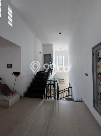 Rumah Luxury Modern Siap Huni di Pulomas Jakarta Timur Rumah Luxury Modern Siap Huni di Pulomas Jakarta Timur