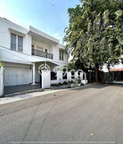 Rumah Lokasi Strategis di Tebet, Jakarta Selatan, Luas 217m² Bangunan 320m² Rumah Lokasi Strategis di Tebet, Jakarta Selatan, Luas 217m² Bangunan 320m²