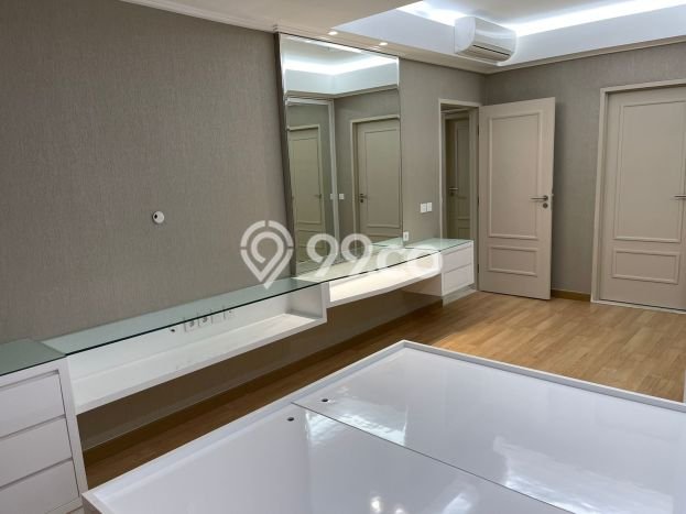 Hunian Apartemen High-Class untuk Dijual di Surabaya dengan 3 BR & 2 Kamar Mandi Hunian Apartemen High-Class untuk Dijual di Surabaya dengan 3 BR & 2 Kamar Mandi