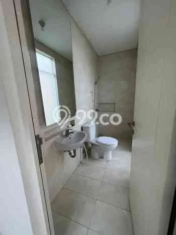 RECOMMENDED! Rumah kawasan Pakuwon, 2 KT, Lokasi Strategis, Luas 72m2m² LB 70m2m² RECOMMENDED! Rumah kawasan Pakuwon, 2 KT, Lokasi Strategis, Luas 72m2m² LB 70m2m²