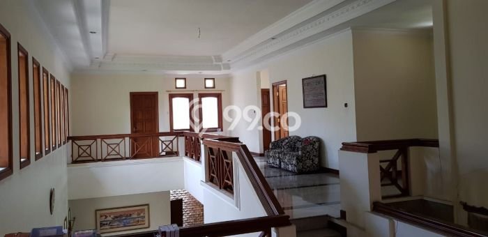Jual Rumah Mewah Megah Dengan View Eksklusif di Gununganyar, Surabaya Jual Rumah Mewah Megah Dengan View Eksklusif di Gununganyar, Surabaya
