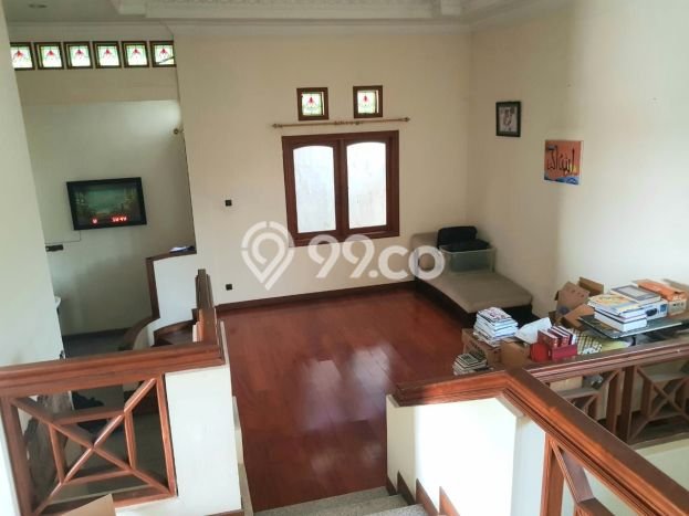 Jual Rumah Mewah Megah Dengan View Eksklusif di Gununganyar, Surabaya Jual Rumah Mewah Megah Dengan View Eksklusif di Gununganyar, Surabaya