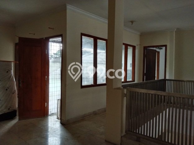 Jual Rumah Luas Megah Dengan View Cantik di Pakuwon Indah, Surabaya Jual Rumah Luas Megah Dengan View Cantik di Pakuwon Indah, Surabaya