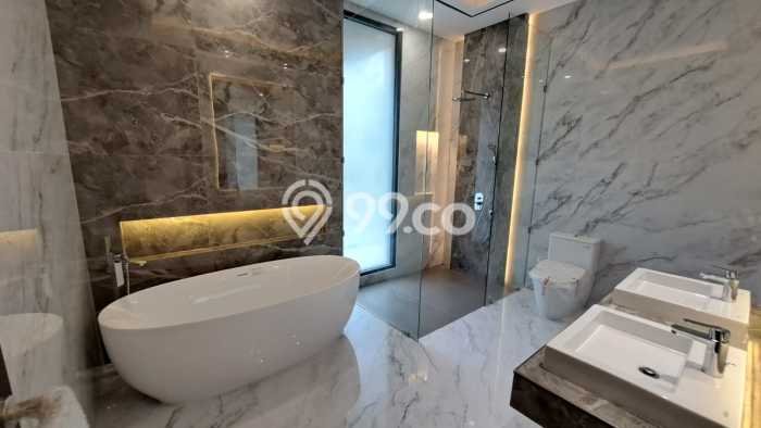 Hunian Mewah LB 620m2 Siap Pakai Desain Elegan di Citraland, Surabaya Hunian Mewah LB 620m2 Siap Pakai Desain Elegan di Citraland, Surabaya