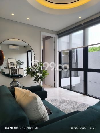 Hunian Elit LB 300m2 Siap Pakai Desain Elegan di Citraland, Surabaya Hunian Elit LB 300m2 Siap Pakai Desain Elegan di Citraland, Surabaya