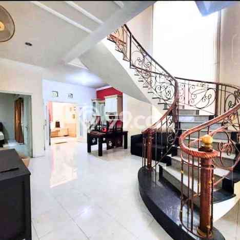 Hunian Mewah Dijual LT 200m2 di Tenggilis Mejoyo, Surabaya Hunian Mewah Dijual LT 200m2 di Tenggilis Mejoyo, Surabaya
