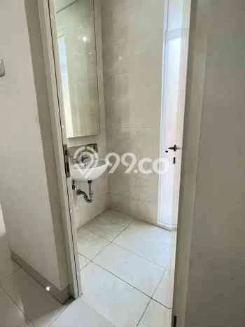 RECOMMENDED! Rumah kawasan Pakuwon, 2 KT, Lokasi Strategis, Luas 72m2m² LB 70m2m² RECOMMENDED! Rumah kawasan Pakuwon, 2 KT, Lokasi Strategis, Luas 72m2m² LB 70m2m²