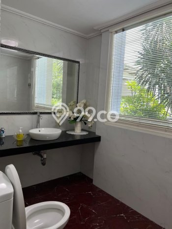 Siap Huni Rumah Mewah 5 Kamar di Dukuh Pakis Dekat ke Mana Saja Siap Huni Rumah Mewah 5 Kamar di Dukuh Pakis Dekat ke Mana Saja