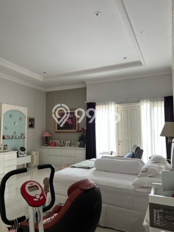 Siap Huni Rumah Mewah 5 Kamar di Dukuh Pakis Dekat ke Mana Saja Siap Huni Rumah Mewah 5 Kamar di Dukuh Pakis Dekat ke Mana Saja