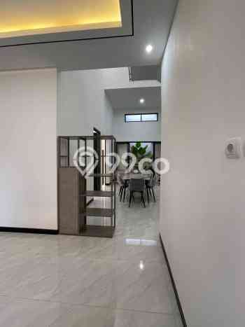 Rumah Mewah LB 145m2 Siap Huni Desain Elegan di Citraland, Surabaya Rumah Mewah LB 145m2 Siap Huni Desain Elegan di Citraland, Surabaya