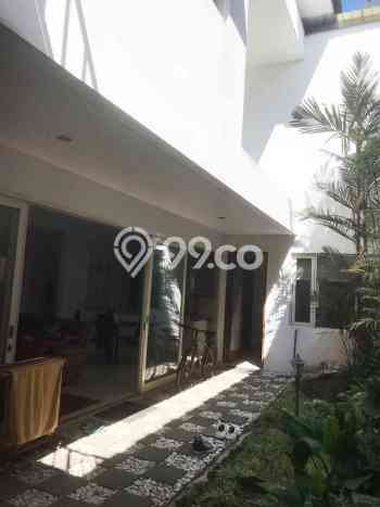 Dijual Rumah Luas Elegan Dengan View Eksklusif di Graha, Surabaya Dijual Rumah Luas Elegan Dengan View Eksklusif di Graha, Surabaya