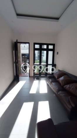 Ready to Use! Luxury House LT 90m2 Desain Elegan di Rawamangun Ready to Use! Luxury House LT 90m2 Desain Elegan di Rawamangun
