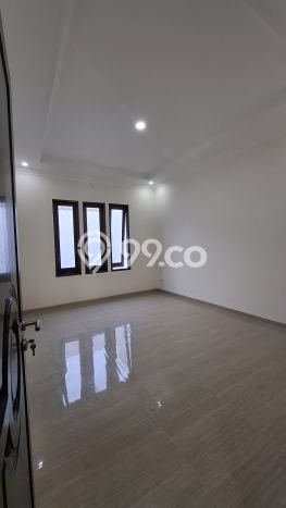 Rumah Mewah Dijual LT 232m2 di Duren Sawit, Jakarta Timur Rumah Mewah Dijual LT 232m2 di Duren Sawit, Jakarta Timur