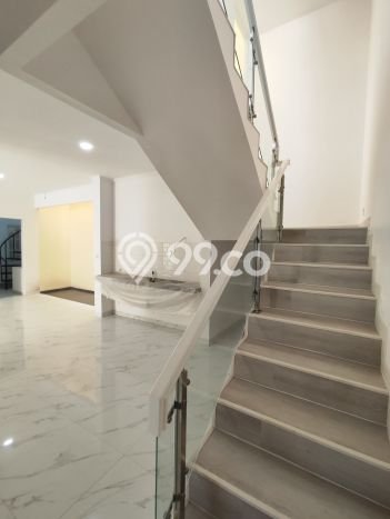 Ready to Use! Luxury House LT 96m2 Desain Modern di Pulo Asem Ready to Use! Luxury House LT 96m2 Desain Modern di Pulo Asem