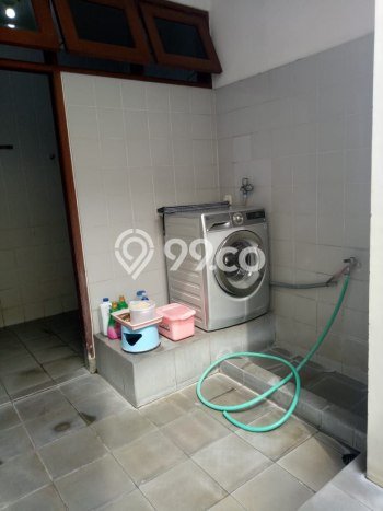 Ready to Use! Premium House LT 168m2 Desain Elegan di Pejompongan Ready to Use! Premium House LT 168m2 Desain Elegan di Pejompongan