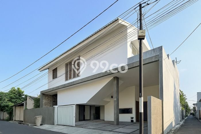 Dijual Rumah Luas Megah Dengan View Cantik di Kayu Putih, Jakarta Timur Dijual Rumah Luas Megah Dengan View Cantik di Kayu Putih, Jakarta Timur