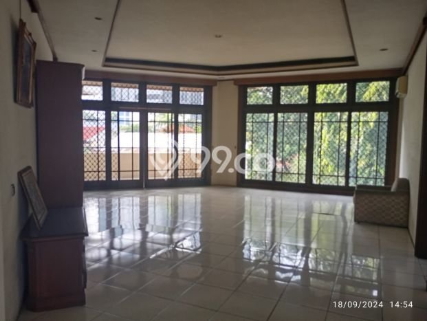 Ready to Use! Premium House LT 1245m2 Desain Elegan di patra kuningan Ready to Use! Premium House LT 1245m2 Desain Elegan di patra kuningan