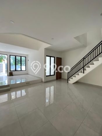 Dijual Hunian Rumah Nyaman 6 KT di Cipedak, Jakarta Selatan Dijual Hunian Rumah Nyaman 6 KT di Cipedak, Jakarta Selatan