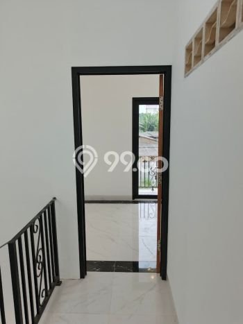Rumah Luas Asri 3 KT Siap Pakai di Kalimalang Jakarta Timur Rumah Luas Asri 3 KT Siap Pakai di Kalimalang Jakarta Timur