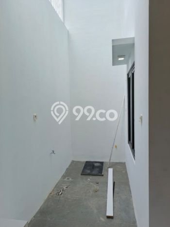 Rumah Luas Asri 3 KT Siap Pakai di Kalimalang Jakarta Timur Rumah Luas Asri 3 KT Siap Pakai di Kalimalang Jakarta Timur