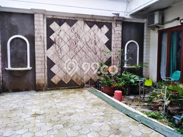 For Sale! Luxury House LT 247m2 Desain Modern di Gandaria For Sale! Luxury House LT 247m2 Desain Modern di Gandaria