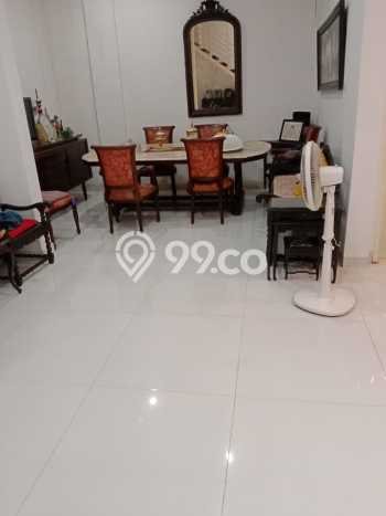 For Sale Hunian Rumah Terawat 3 Kamar di Bintaro, Tangerang Selatan For Sale Hunian Rumah Terawat 3 Kamar di Bintaro, Tangerang Selatan