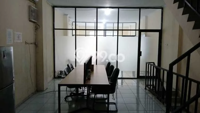 Unit Ruko Tersedia di Margonda Spesifikasi LB 230m2 Unit Ruko Tersedia di Margonda Spesifikasi LB 230m2