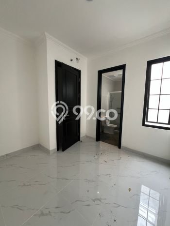 Disewakan! Rumah 3 Kamar Tidur &
3 Kamar Mandi di Pantai Indah Kapuk 2, Jakarta Utara Disewakan! Rumah 3 Kamar Tidur &
3 Kamar Mandi di Pantai Indah Kapuk 2, Jakarta Utara