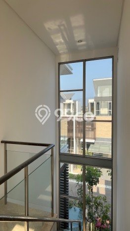 Jual Rumah Mewah Megah Dengan View Cantik di Pantai Indah Kapuk, Jakarta Utara Jual Rumah Mewah Megah Dengan View Cantik di Pantai Indah Kapuk, Jakarta Utara