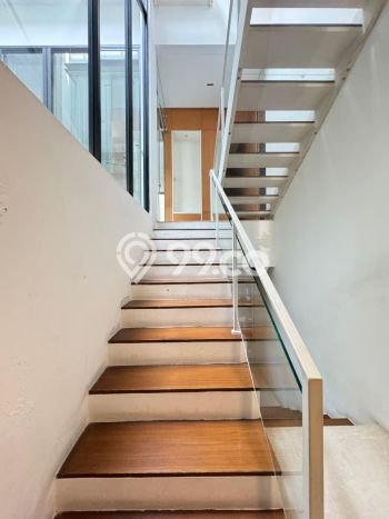 Rumah Luxury Modern Tanpa Renovasi di Muara Karang Jakarta Utara Rumah Luxury Modern Tanpa Renovasi di Muara Karang Jakarta Utara