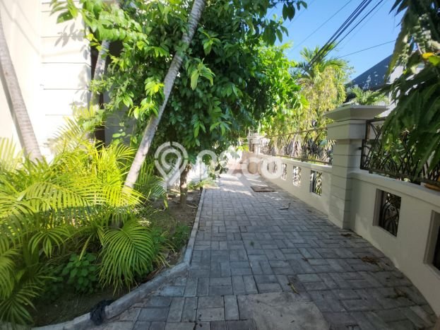 Rumah Mewah Dijual LT 210m2 di Rungkut, Surabaya Rumah Mewah Dijual LT 210m2 di Rungkut, Surabaya