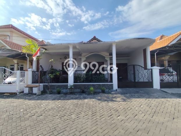 Rumah di Sukolilo, Surabaya, Luas 200m2m² LB 160m2m² - INVESTASI TERBAIK! Rumah di Sukolilo, Surabaya, Luas 200m2m² LB 160m2m² - INVESTASI TERBAIK!