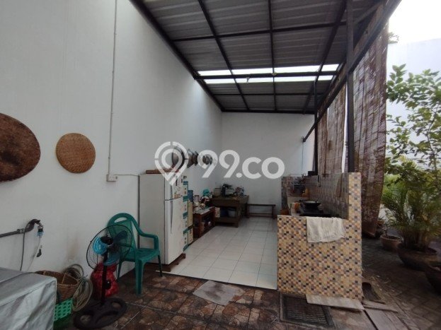 Hunian Mewah LB 500m2 Siap Huni Desain Elegan di Dharma Husada, Surabaya Hunian Mewah LB 500m2 Siap Huni Desain Elegan di Dharma Husada, Surabaya
