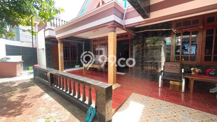 HOT LISTING! Rumah Ready Stock di Dukuh Kupang, Surabaya, LT 270m² LB 220m² HOT LISTING! Rumah Ready Stock di Dukuh Kupang, Surabaya, LT 270m² LB 220m²