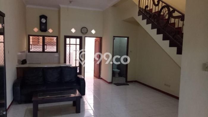 HOT LISTING! Rumah Ready Stock di Dukuh Kupang, Surabaya, LT 270m² LB 220m² HOT LISTING! Rumah Ready Stock di Dukuh Kupang, Surabaya, LT 270m² LB 220m²