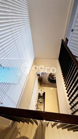 Rumah Luxury Modern Tanpa Renovasi di Dharma Husada Surabaya Rumah Luxury Modern Tanpa Renovasi di Dharma Husada Surabaya