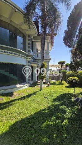Rumah Luxury Modern Siap Huni di Pakuwon Indah Surabaya Rumah Luxury Modern Siap Huni di Pakuwon Indah Surabaya